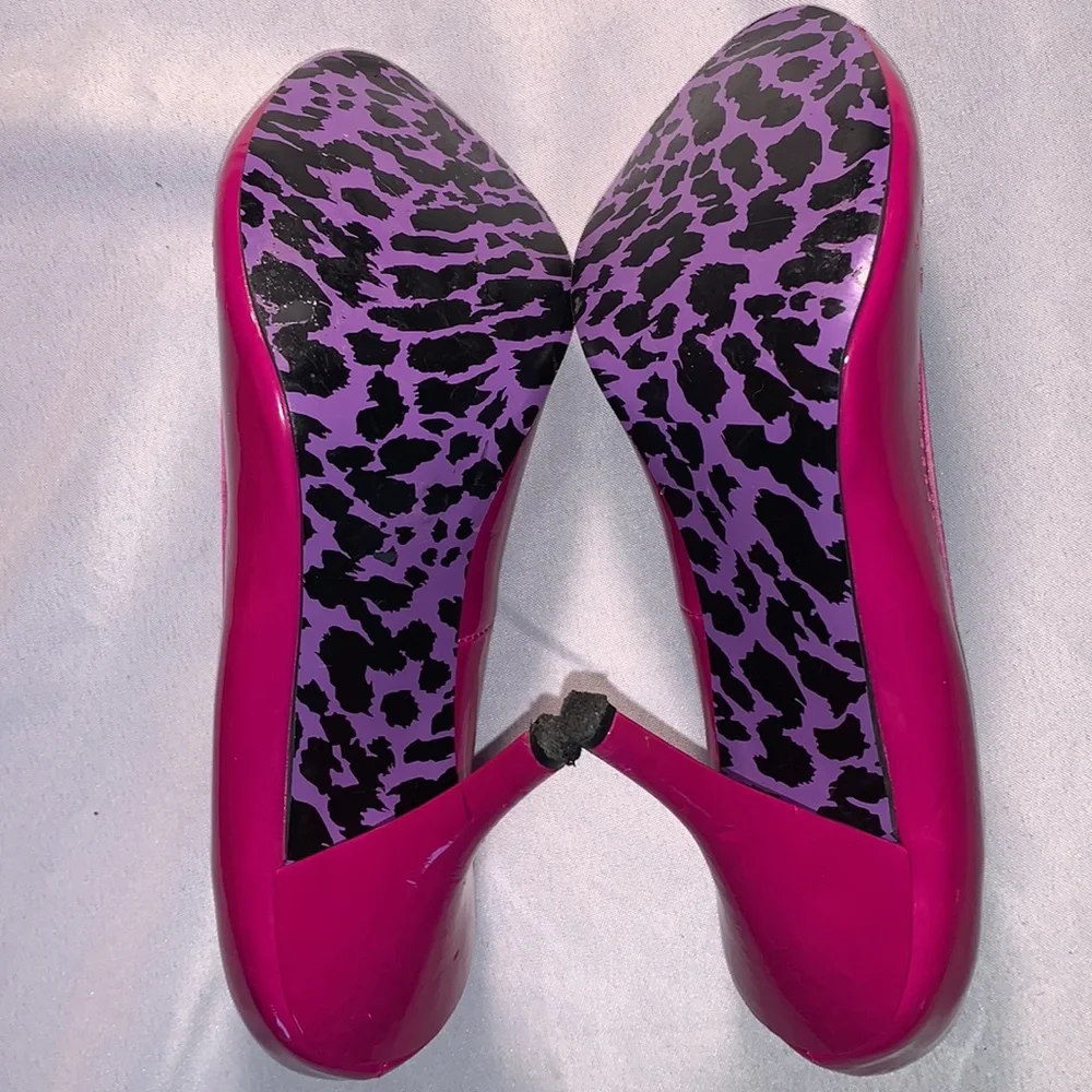 Betsy Johnson peep-toe pumps Hot pink